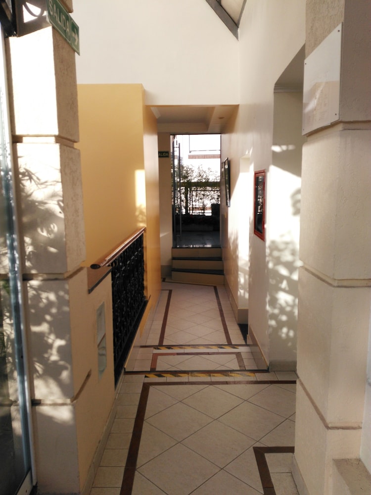 A AND B INTERNACIONAL 8/50
