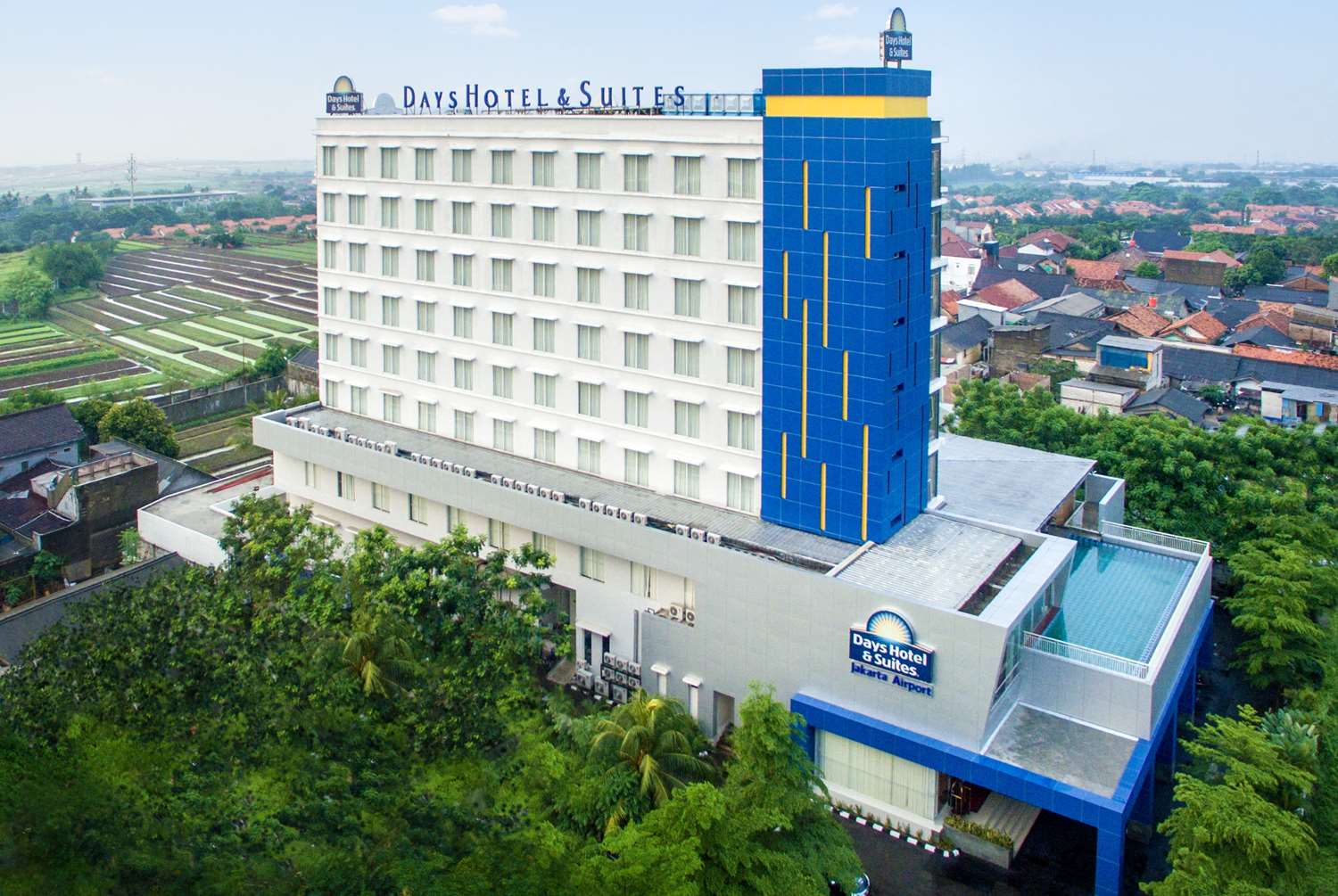 Days Hotel & Suites by Wyndham Jakarta Airport 1/5