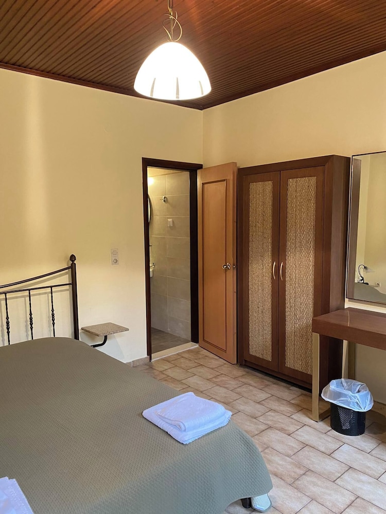 Helena Hotel 28/50