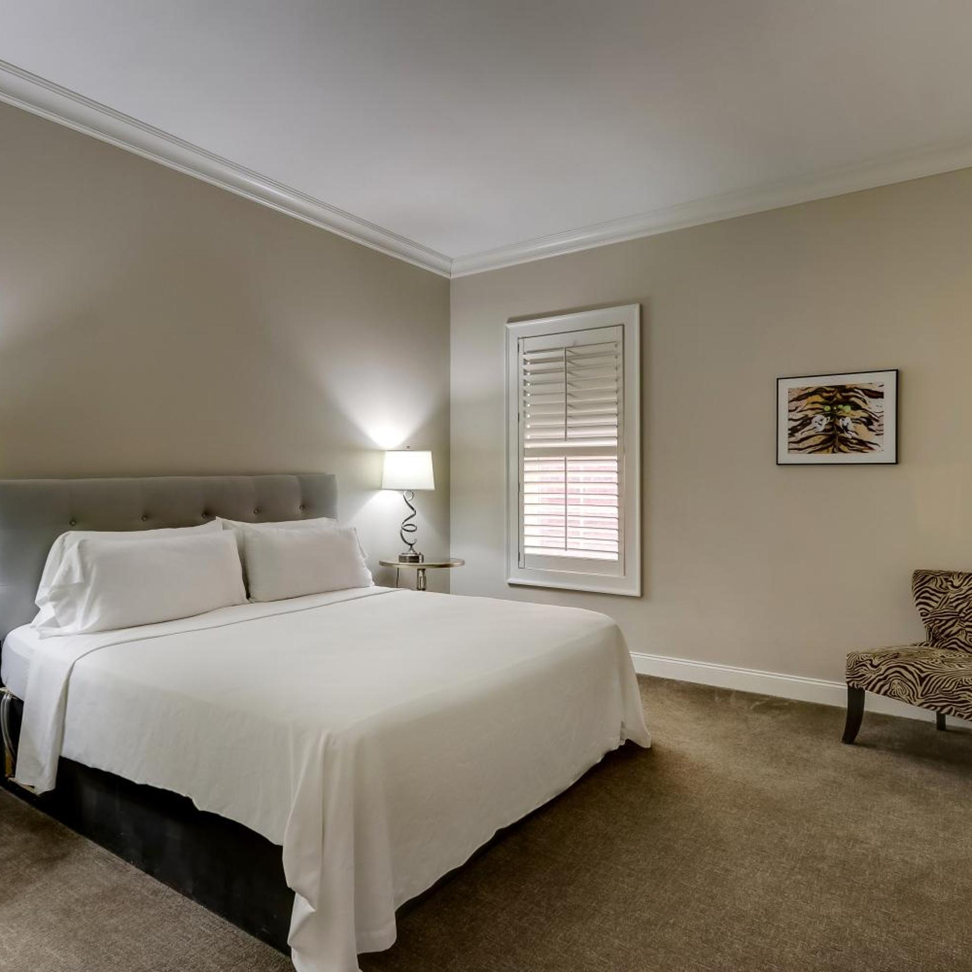 Suite, King Bed