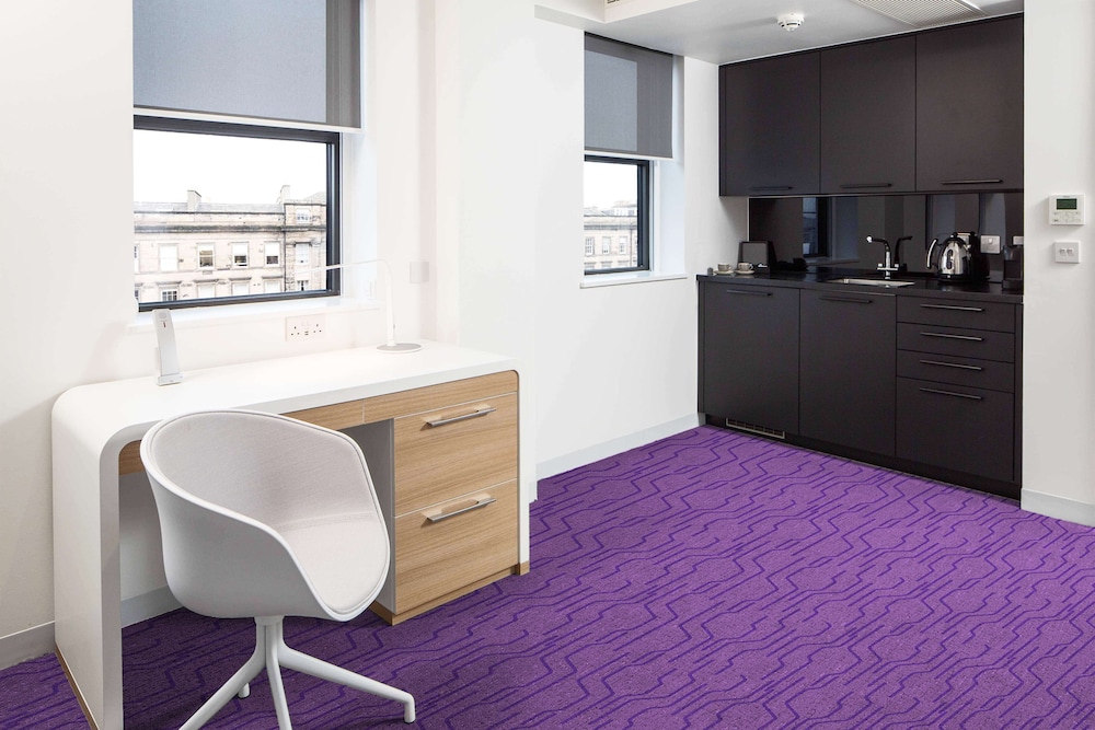 YOTEL Edinburgh, Select by Hilton 30/72