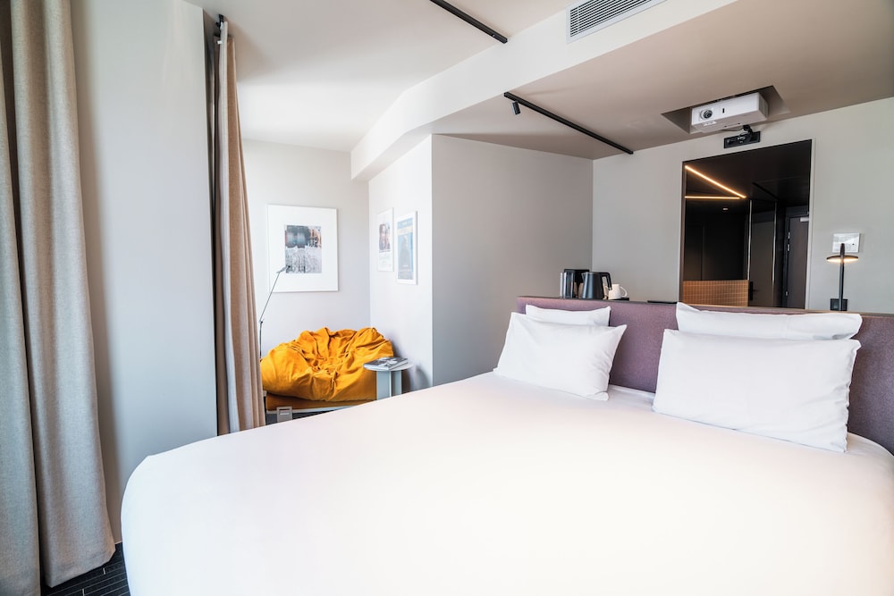 mk2 Hotel Paradiso Nation 15/46