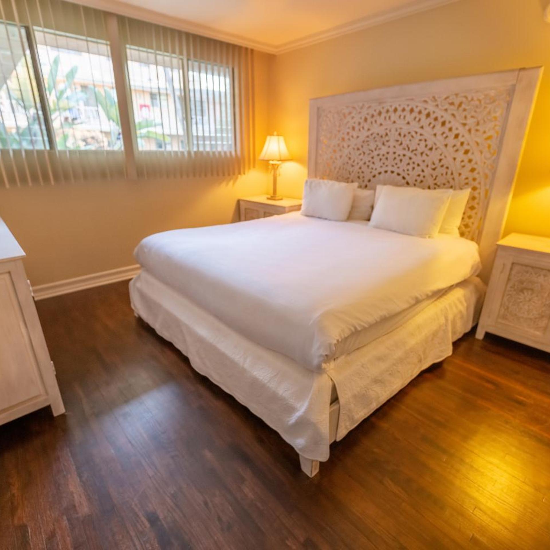 Suite, King Bed, Balcony