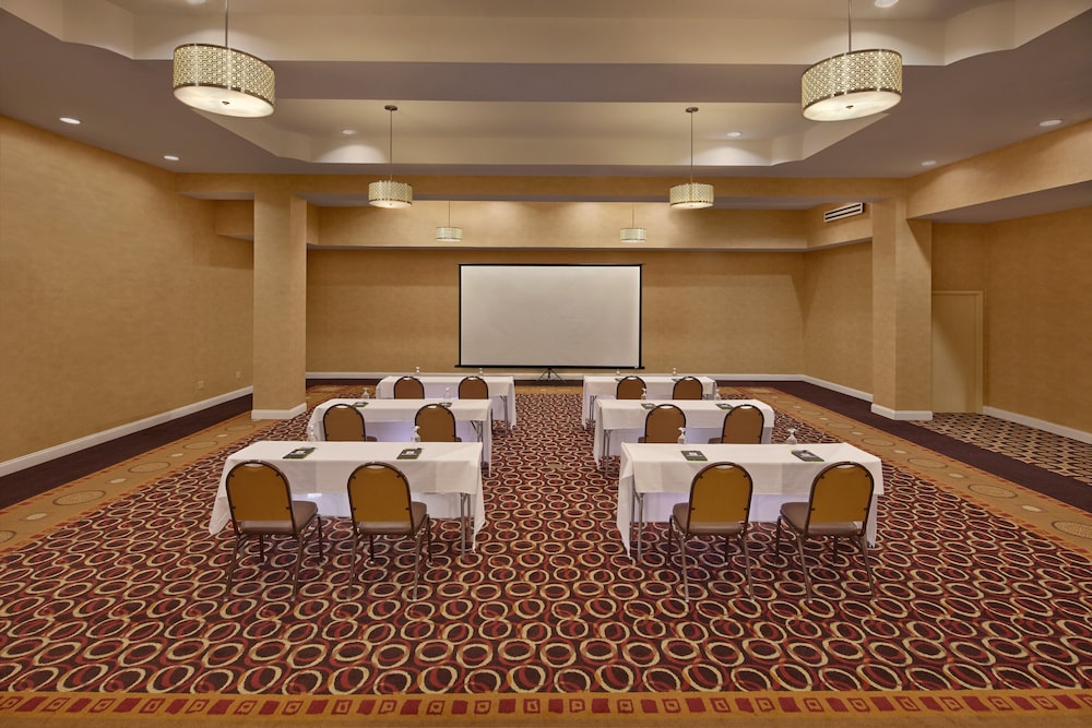 Holiday Inn Jacksonville E 295 Baymeadows 46/53