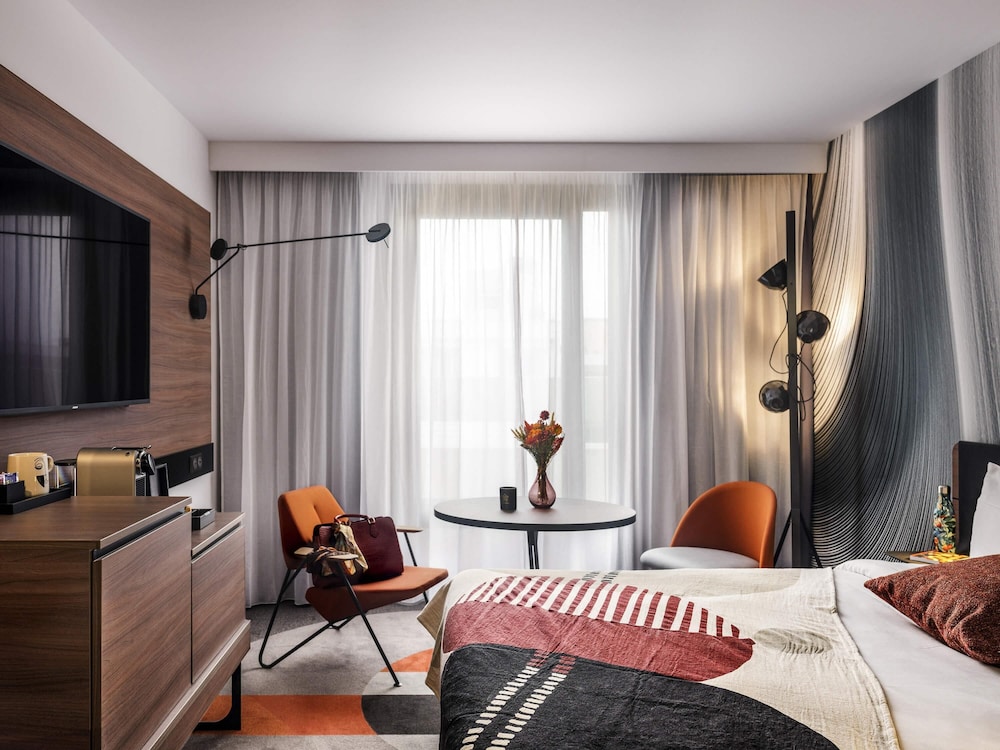 EXECUTIVE, DOUBLE BED