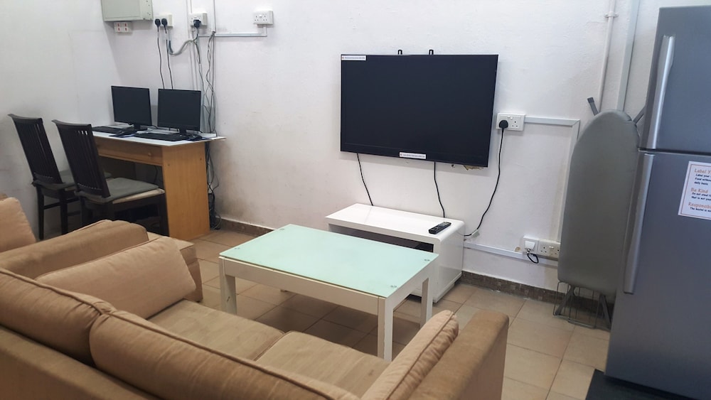 Meadows Hostel 34/49