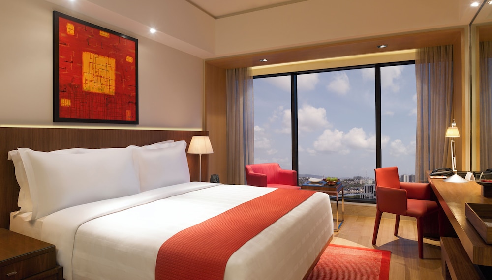 TRIDENT BANDRA KURLA 21/67