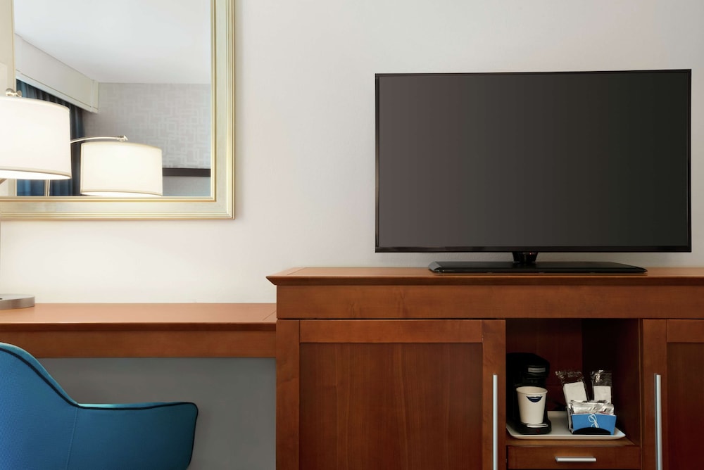 Hampton Inn Suites Rosemont Chicago O Hare 44/46