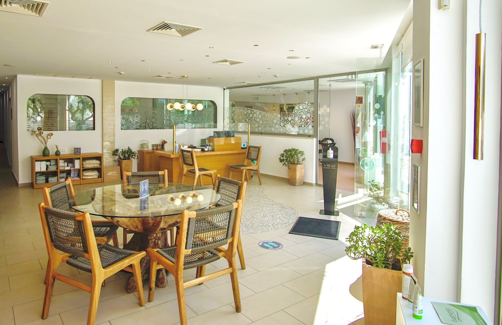 Albatros Spa and Resort Hotel 47/56