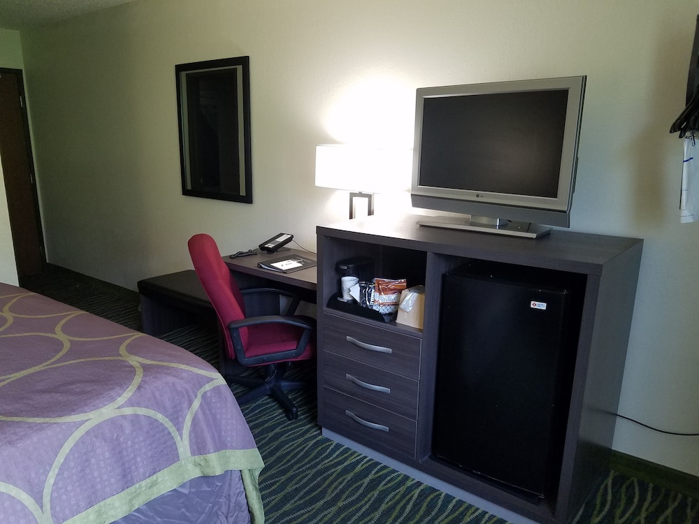 Super 8 By Wyndham Independence Kansas City 42/55