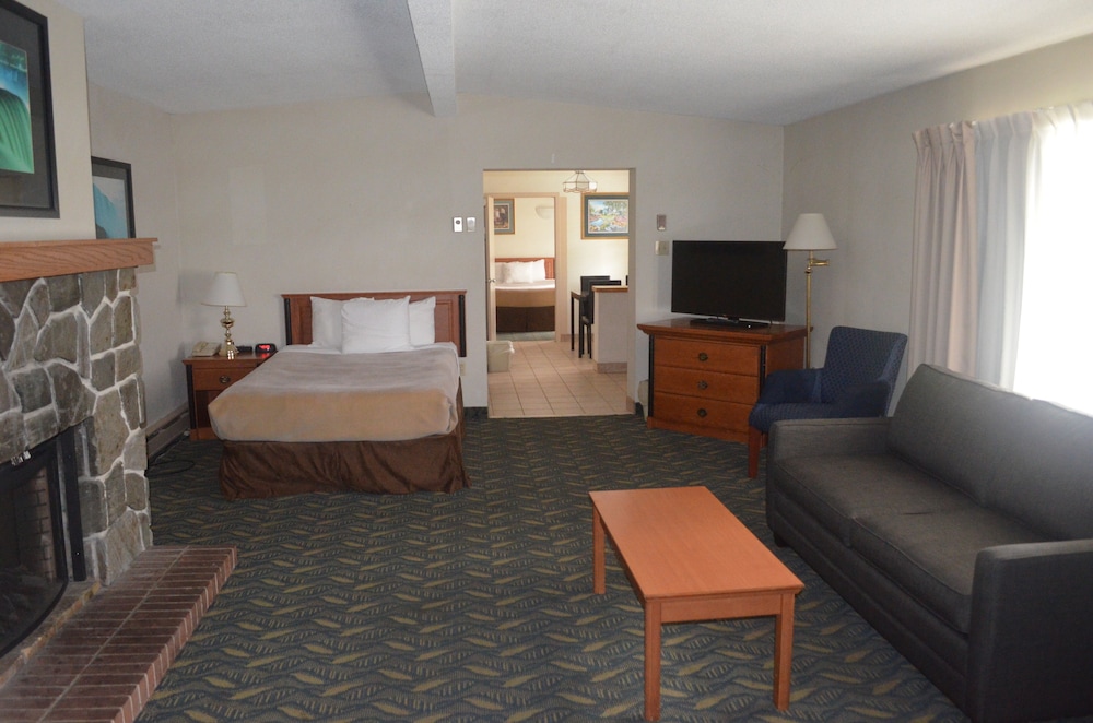 Travelodge by Wyndham Niagara Falls at the Falls 29/35