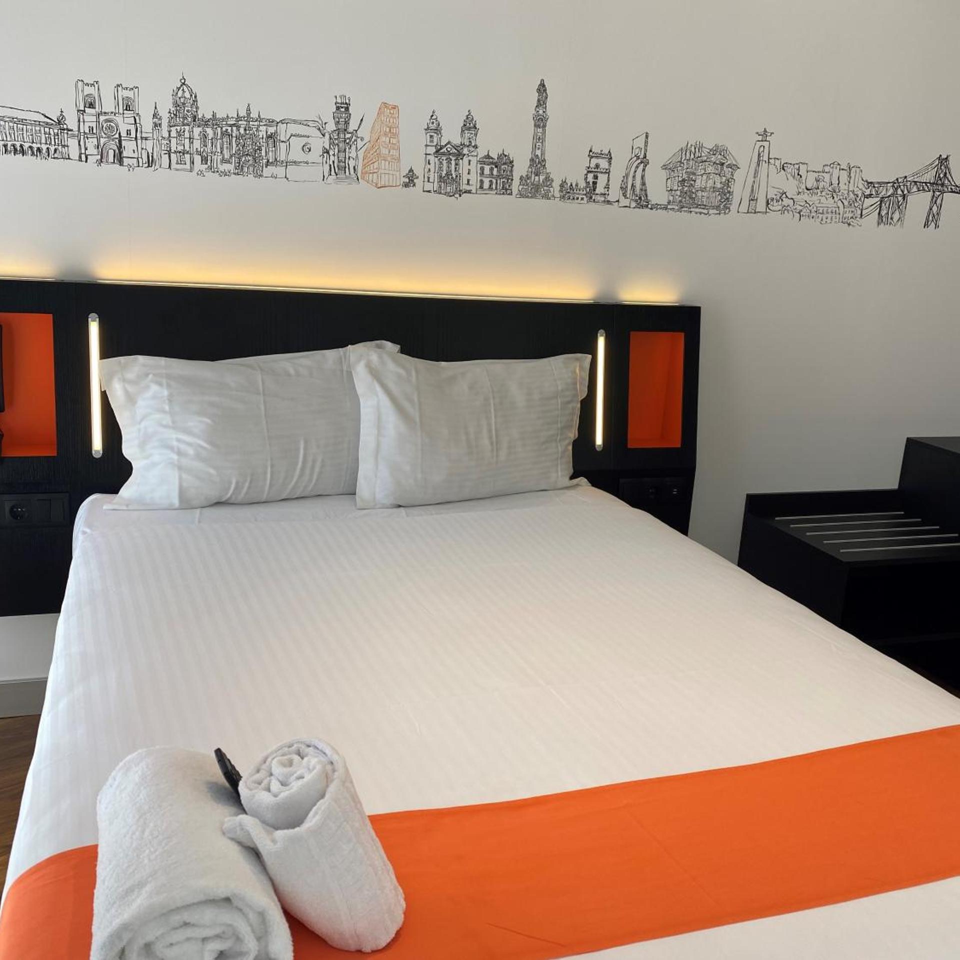 غرفة بسرير مزدوج لذوي الإعاقة، easyHotel Lisbon 3/5