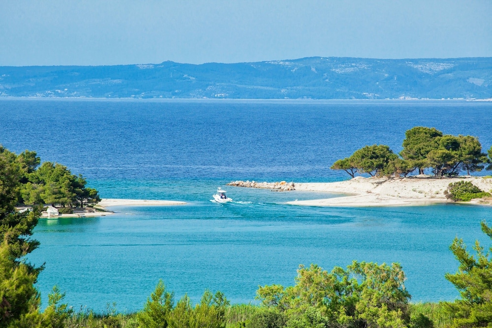 Xenios Port Marina 60/67
