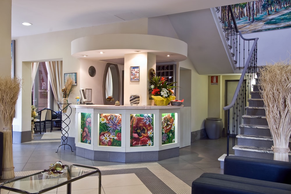 Hotel Byron 3/18