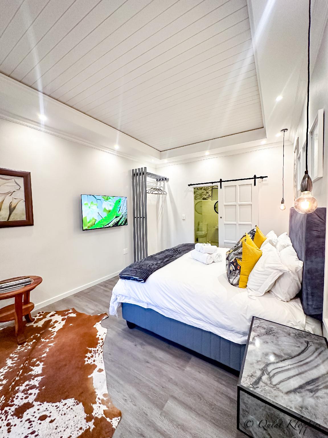 Spacube Luxury Suites and Spa 4/19