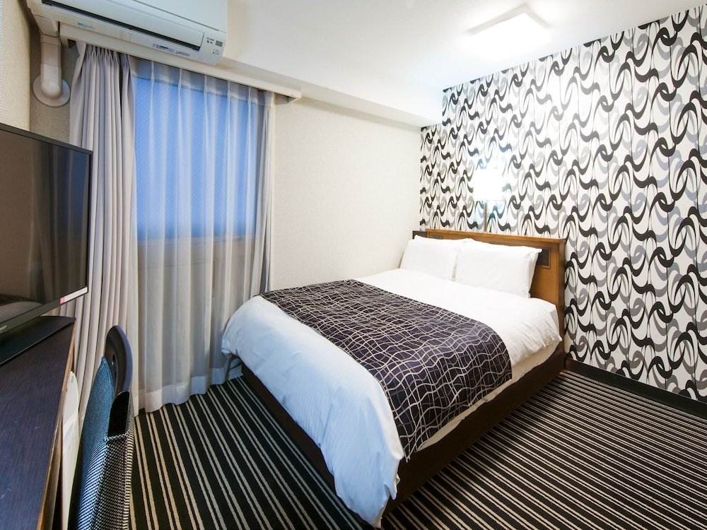 ROOM, DOUBLE BED