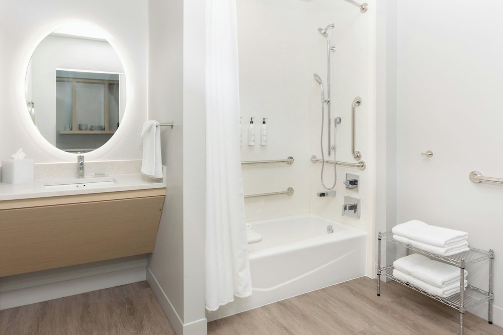 Towneplace Suites By Marriott Monrovia 42/46