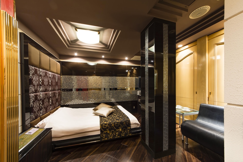 HOTEL APiO - Adults Only 24/49