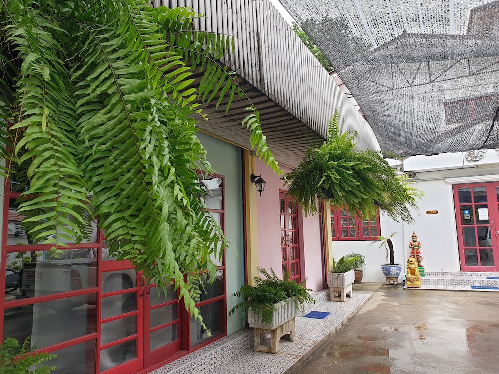 Super Hostel 1/54