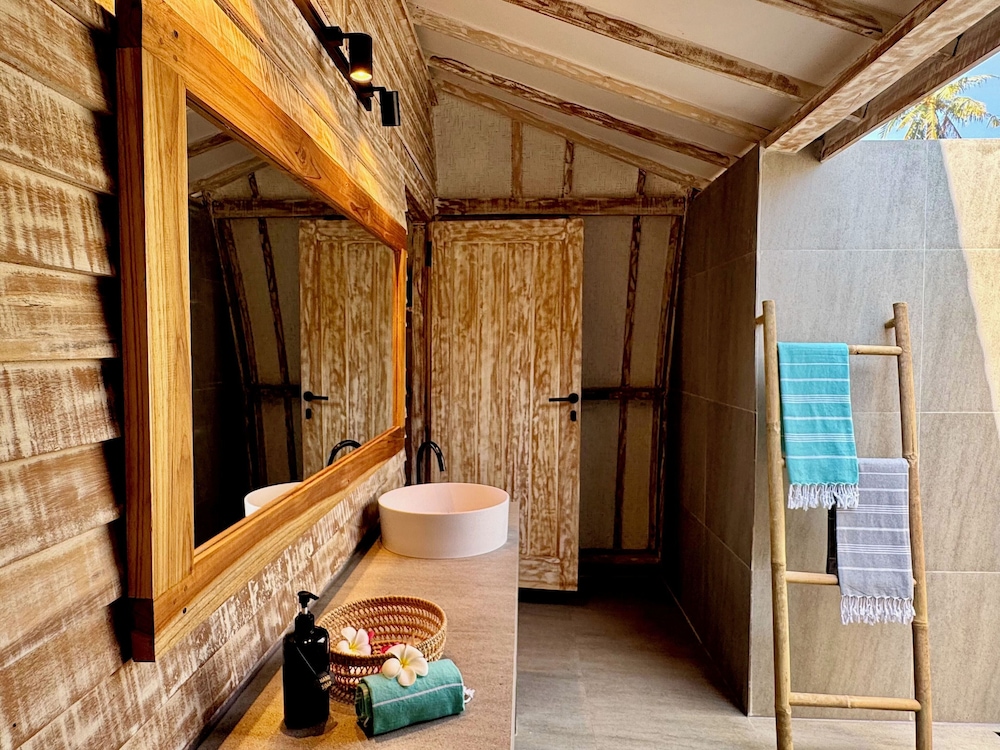 Gili Meno Escape - Adults Only 50/50