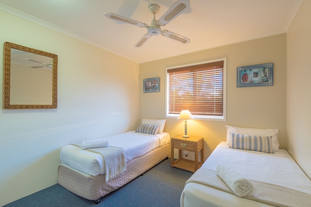 NOOSA OUTRIGGER BEACH RESORT 22/73