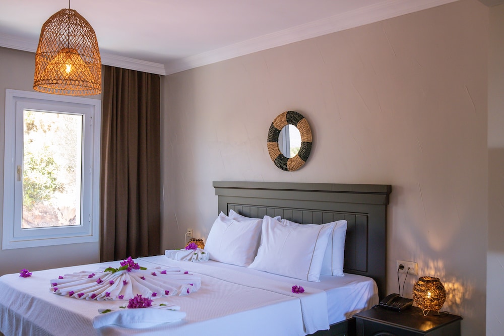 Hill House - Adults Only 9/50