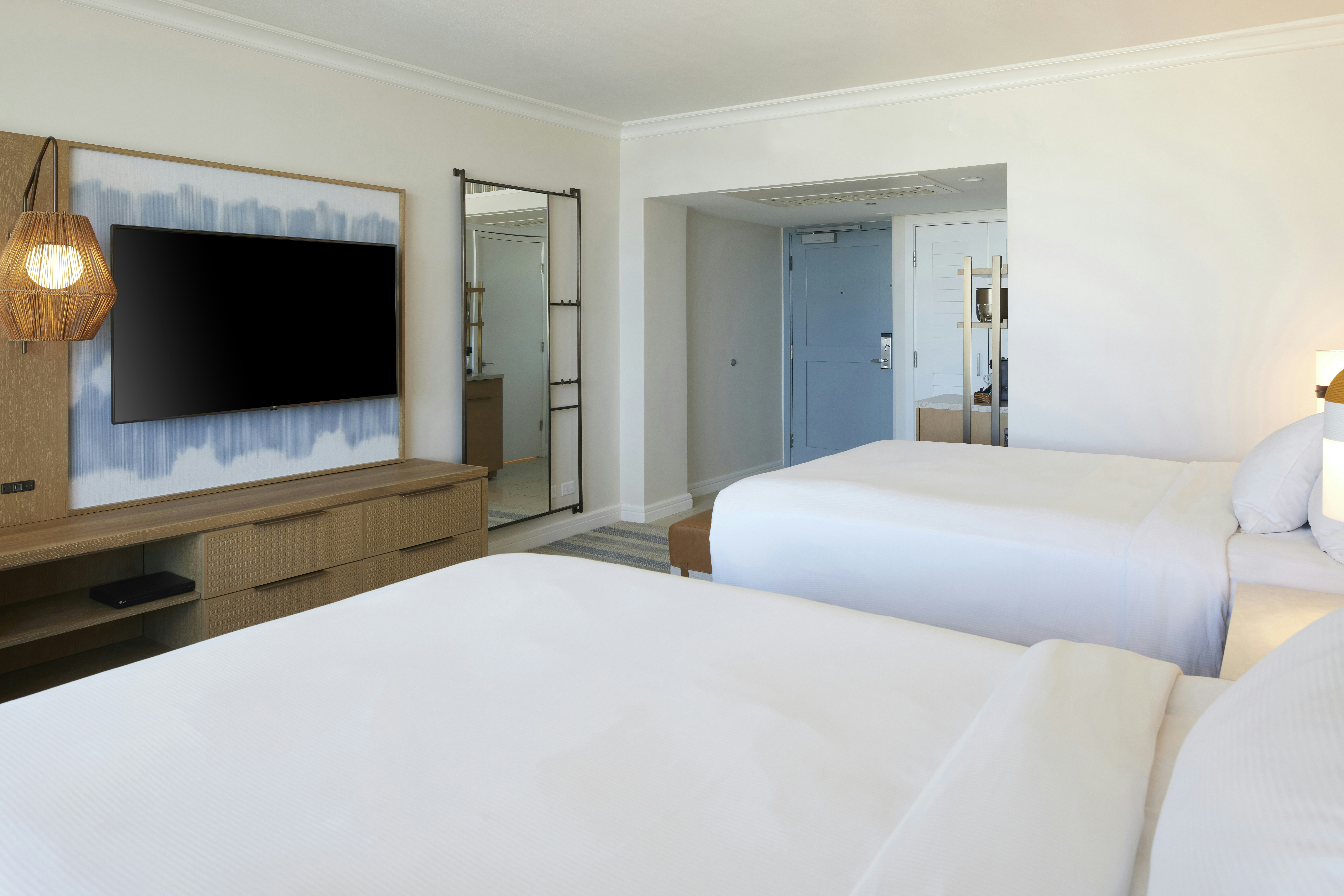 Hilton Hawaiian Village Waikiki Beach Resort 23/73