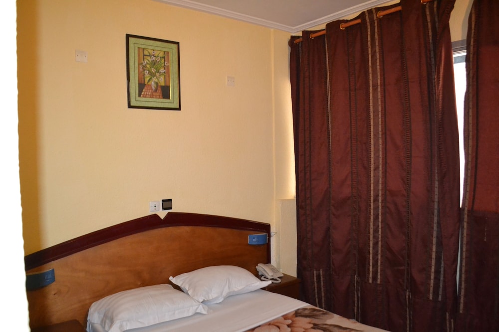 Hotel Akena City 8/26