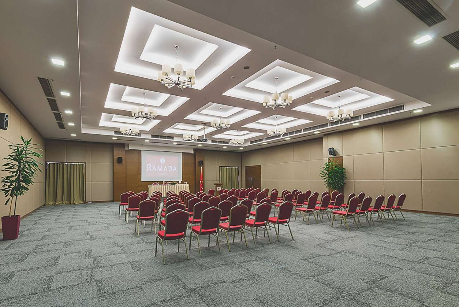 Ramada by Wyndham Podgorica 35/43