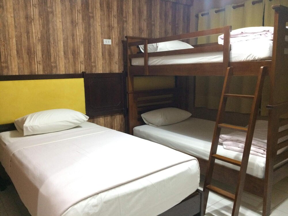 Changpuak Hotel 21/53