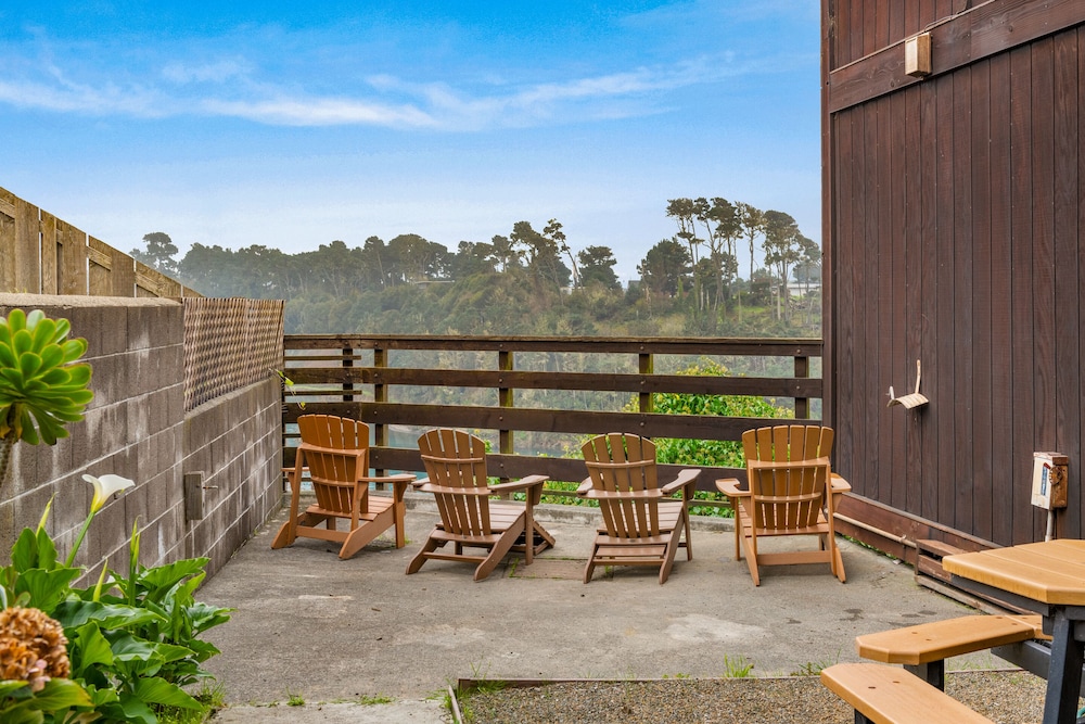 Harbor Lite Lodge 23/50