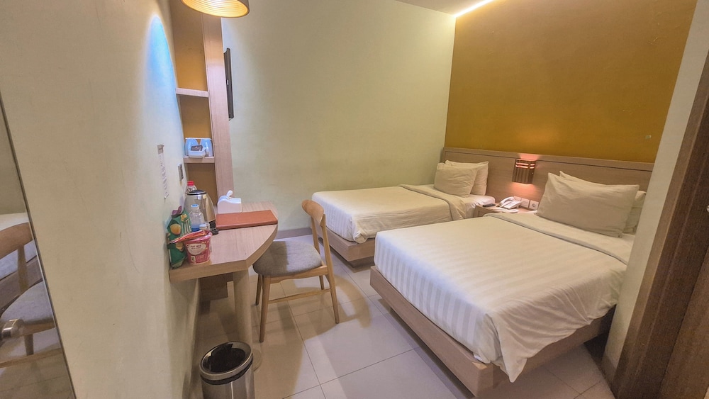 Economy, Twin Beds, No Window