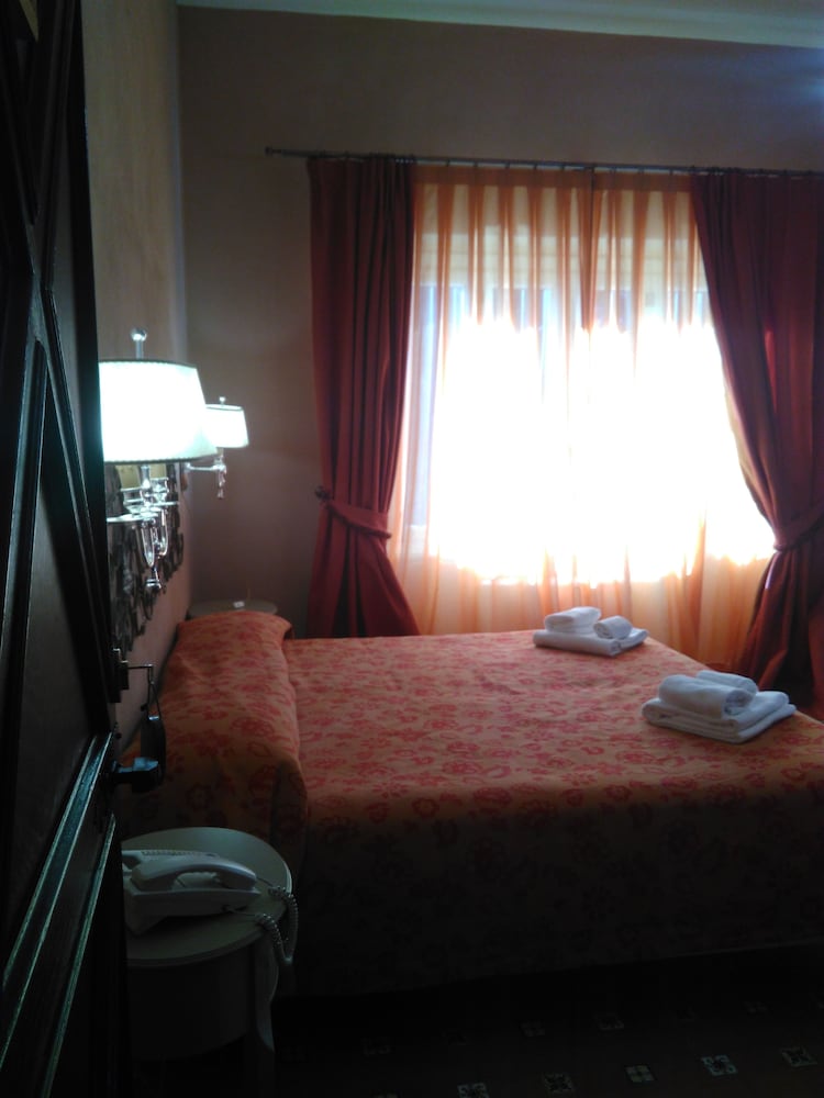 HOTEL VILLA DORATA, ETNA 27/44
