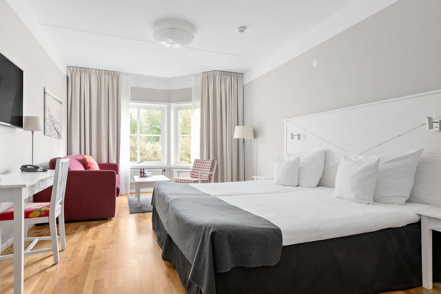 Super, Family, Twin Beds, Sofa