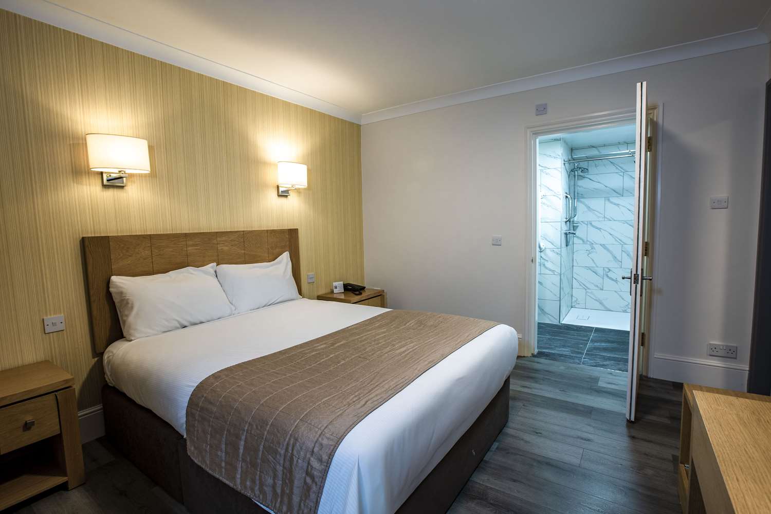 Best Western Manor Hotel 6/16