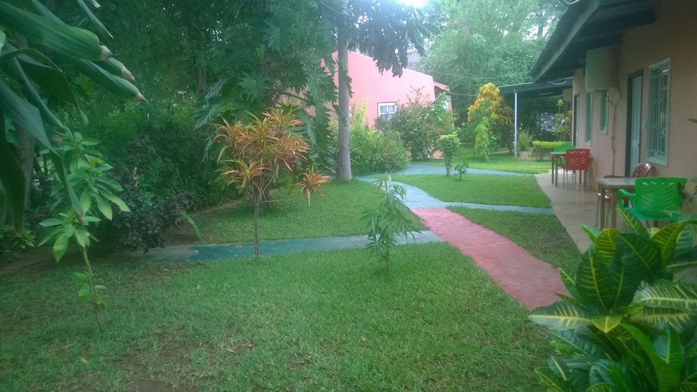 Gloria Apos S Bed And Breakfast 40/50