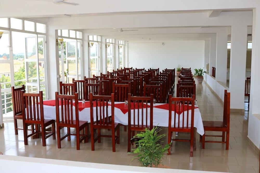 Pulickal Airport Hotel 37/50