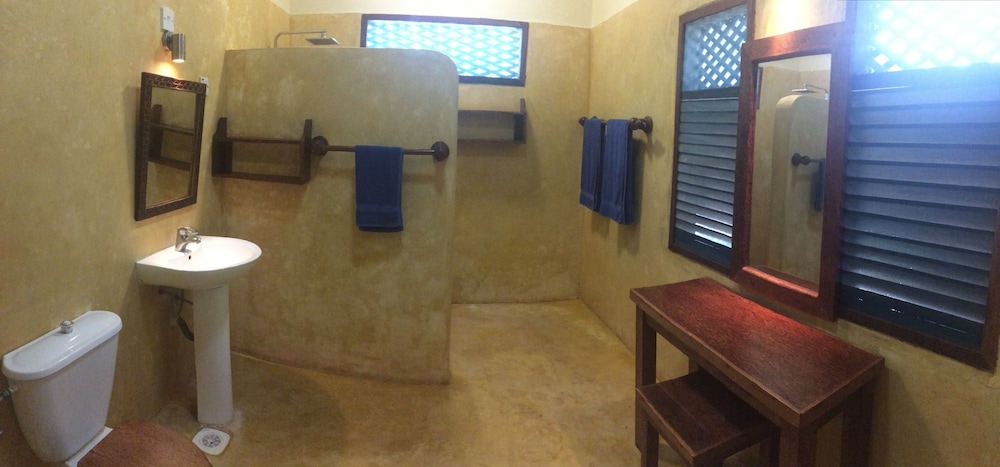 ROOM, TRIPLE, BEACH FRONT