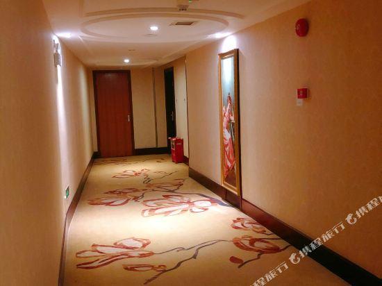 Vienna Hotel (Dongguan Changping Avenue) 33/57