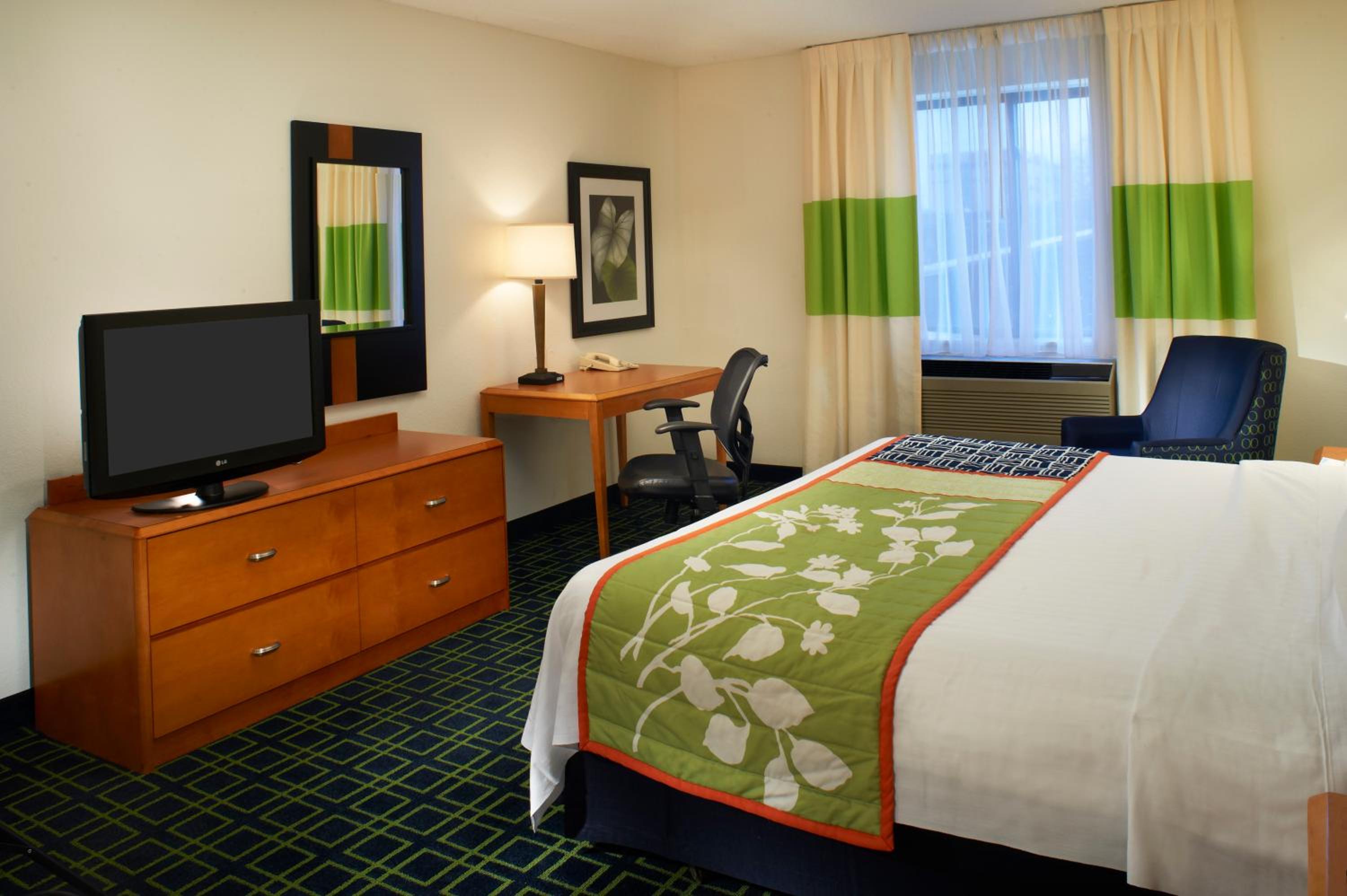 Room at Fairfield Inn And Suites Indianapolis East, INDIANAPOLIS - IN