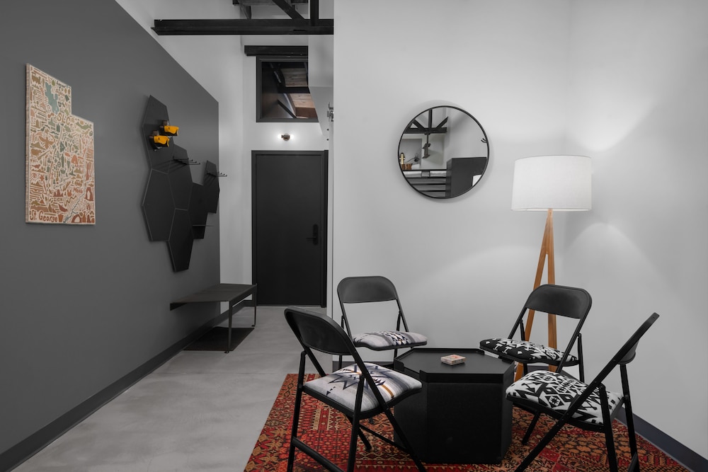 Evo Hotel 43/69