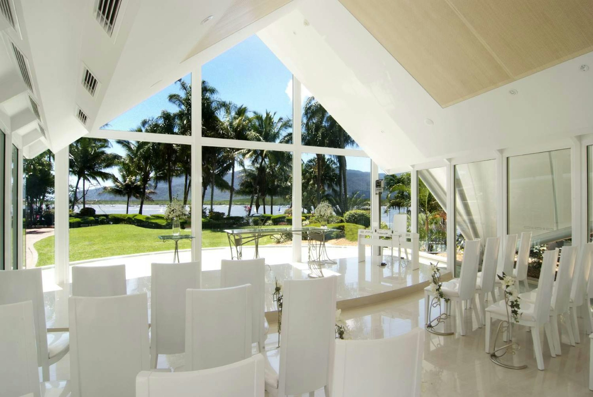 Hilton Cairns Hotel 49/85