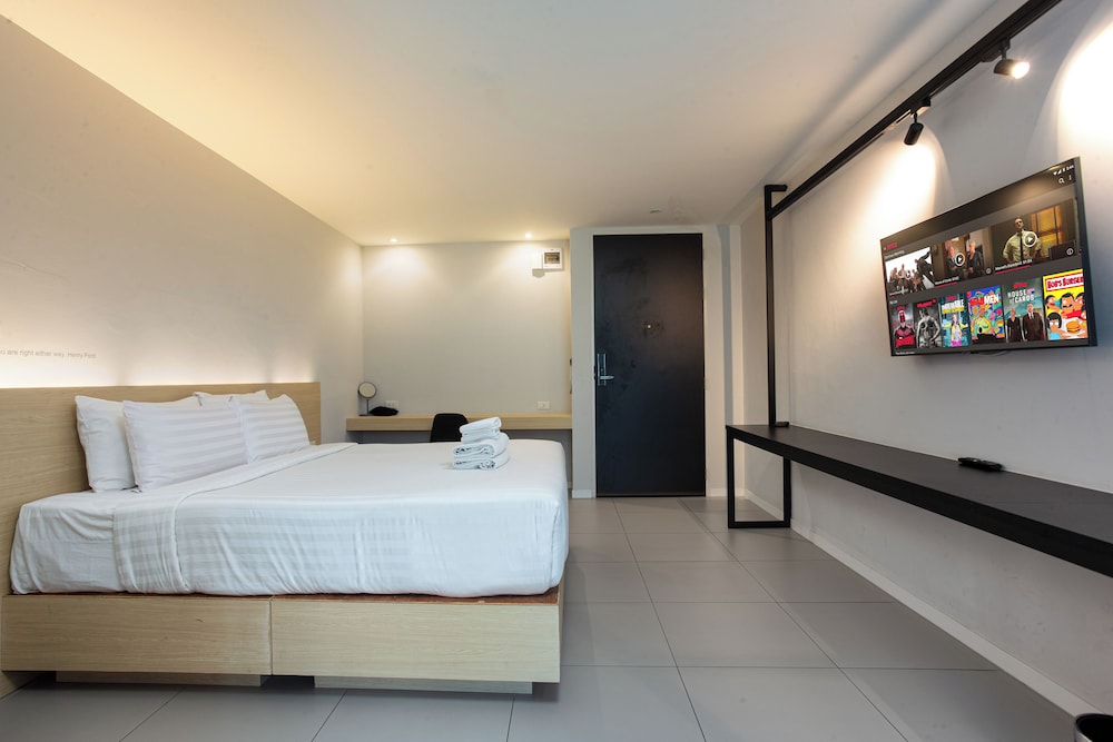 BOOK Design HOTEL -SHA Extra Plus 17/50