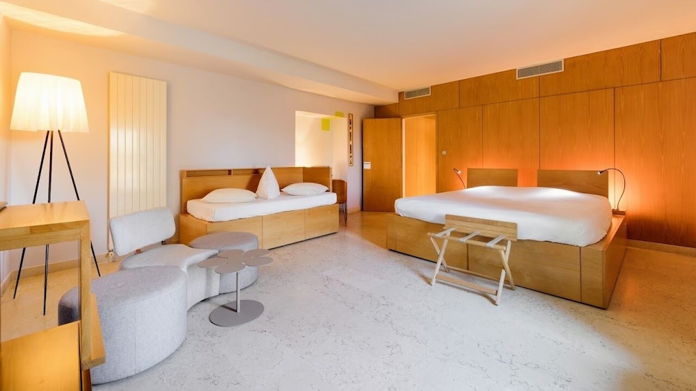 HOTEL DU CHATEAU DE SALETTES 9/45