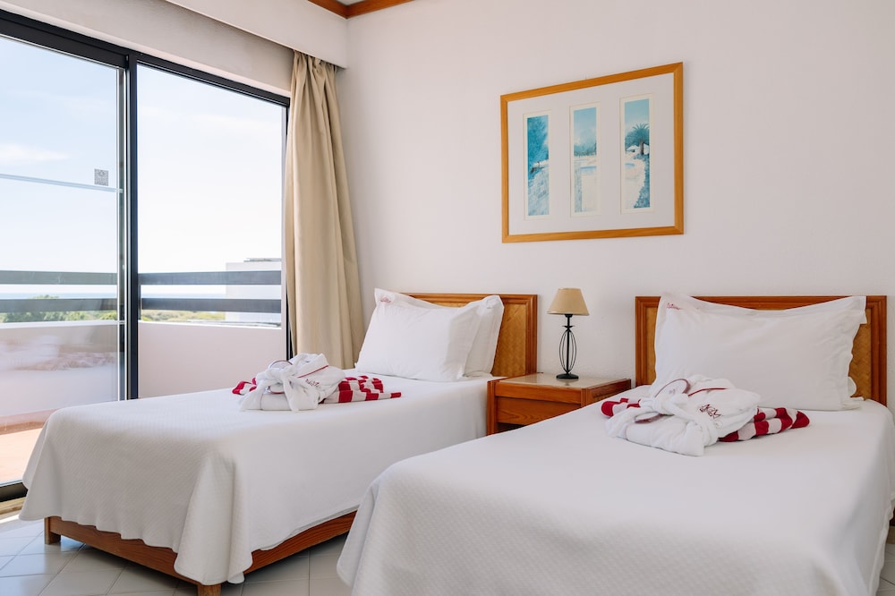 Muthu Oura Praia Hotel Apartments 8/50