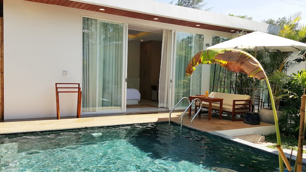 Sahaa Beach Resort 46/48