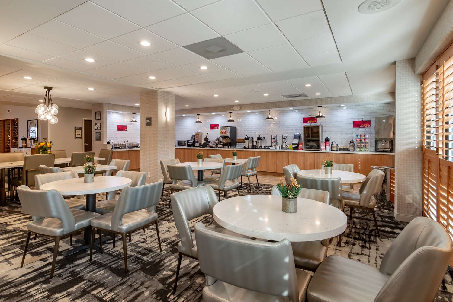 Best Western Plus Dalton Inn 25/38