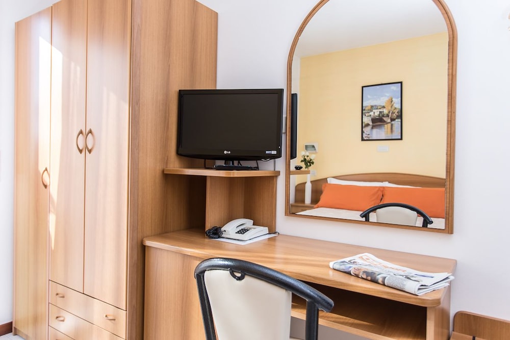 Hotel Emilia 37/39