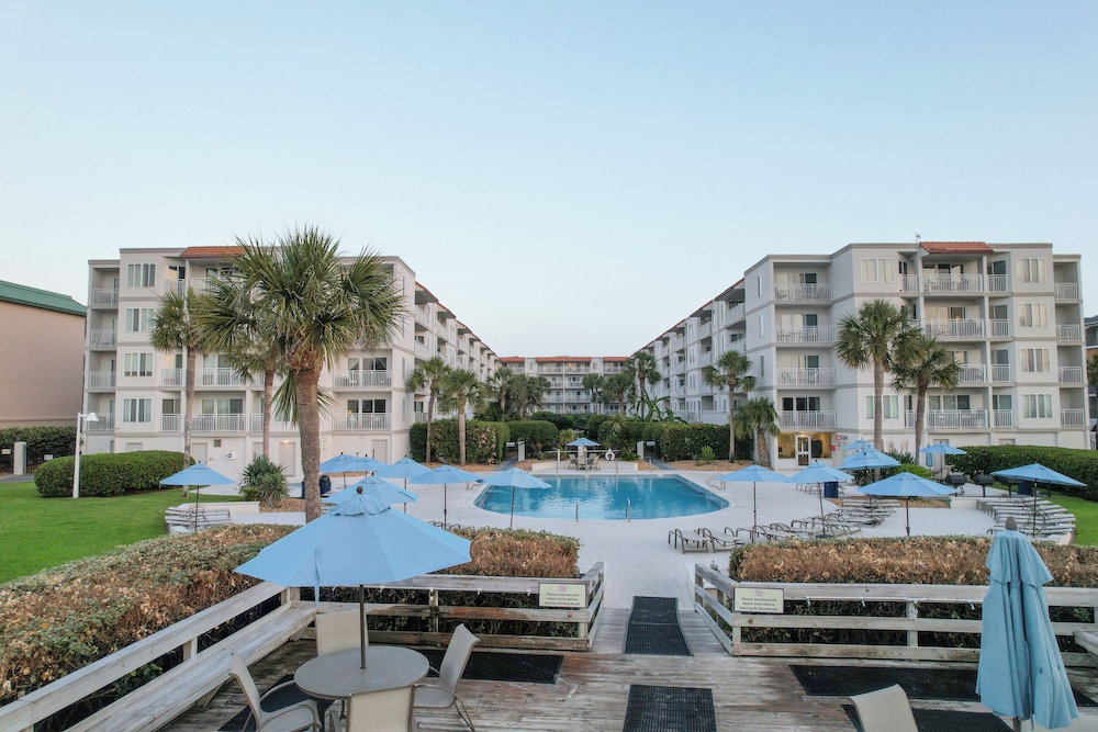 Hodnett Cooper's Beach Club 64/73