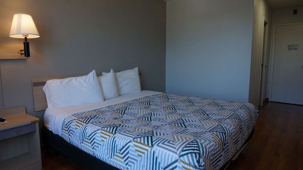 Motel6 Belmont, CA San Francisco Redwood City 41/61
